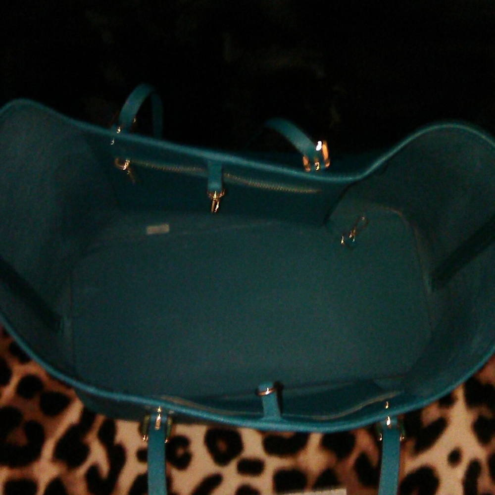 CCO - Michael Kors Large Travel Jet Set Purse - Picture 6 of 7